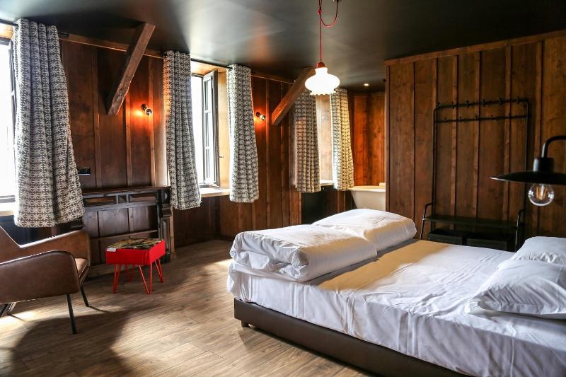 Suite with Mountain View image 3