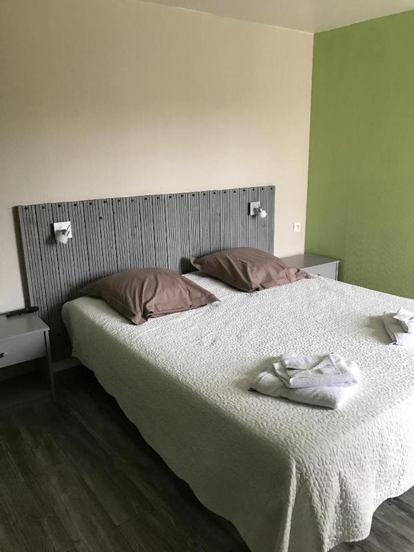 Double Room image 2