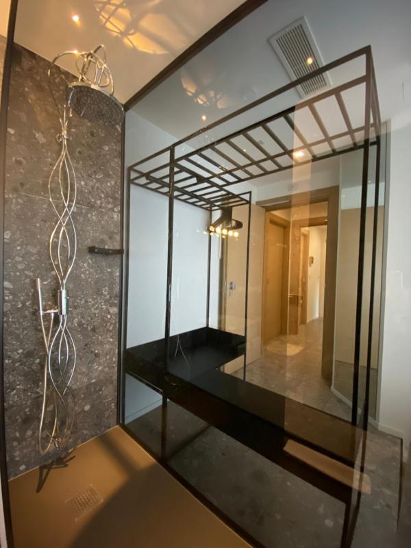 Deluxe Double Room with Balcony image 4