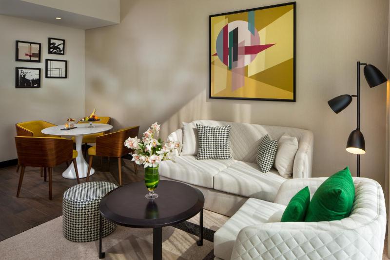 Premium Suite image 3