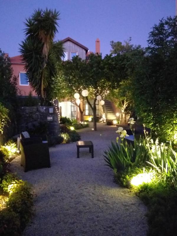 Queen's Garden Hostel - image 28