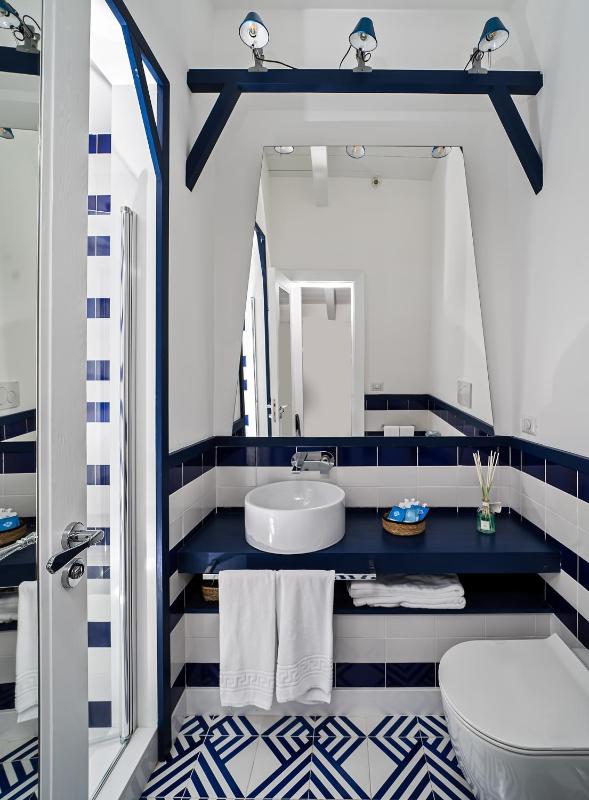 Superior Double or Twin Room - Attic image 2