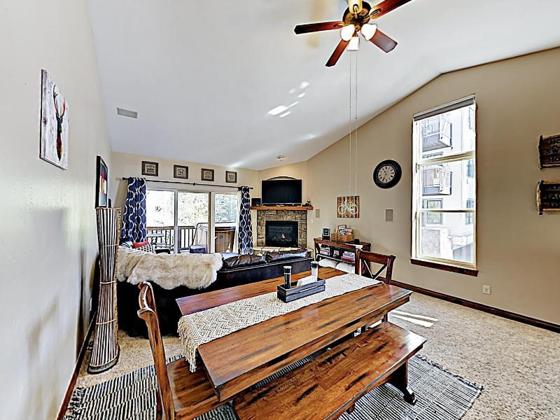 Two-Bedroom Townhouse image 2