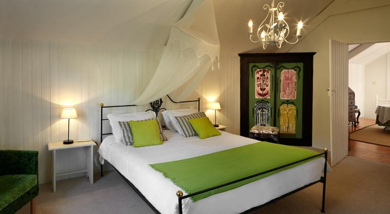 Traditional Suite image 1