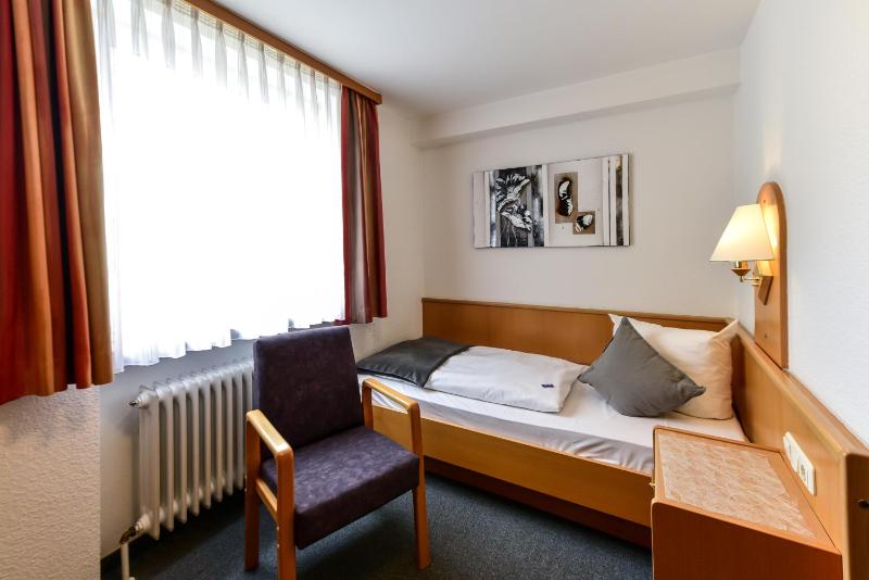 Deluxe Single Room image 1