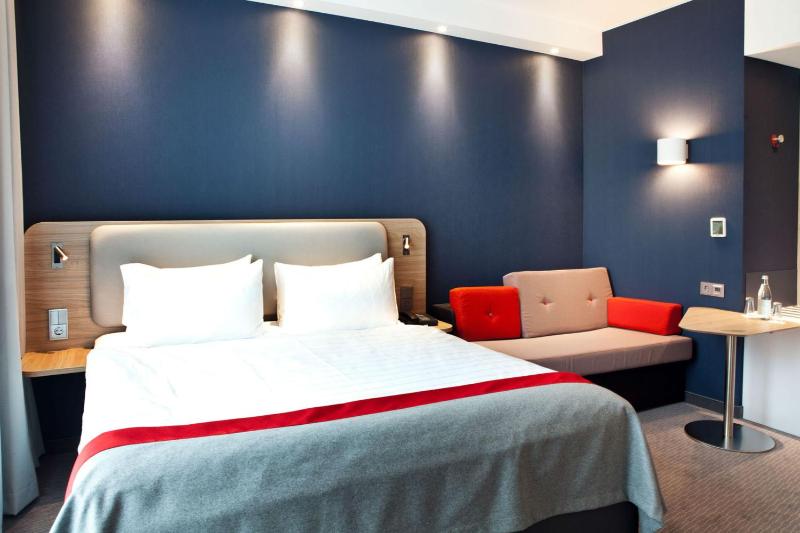 Double Room with Sofa Bed image 2