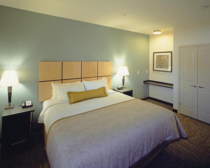 One-Bedroom Suite One King Bed Non-Smoking image 1