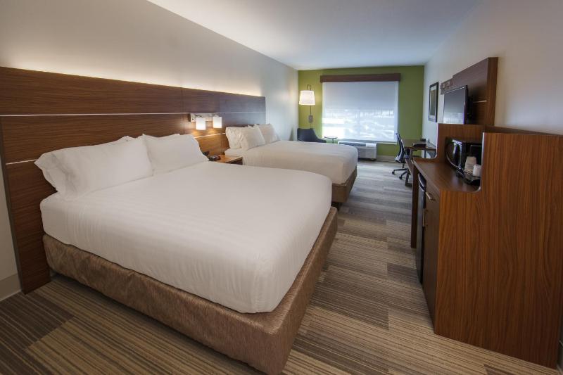 Standard Room with Two Queen Beds image 2