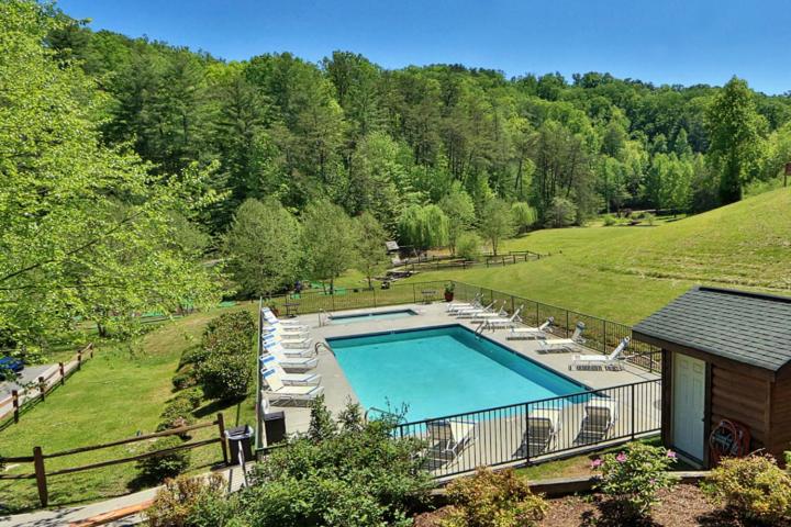 Chalet image 1