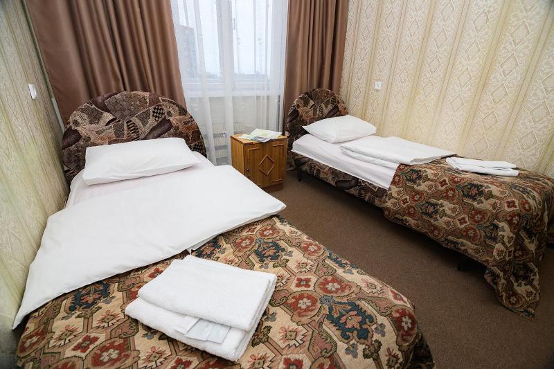 Standard Quadruple Room image 2
