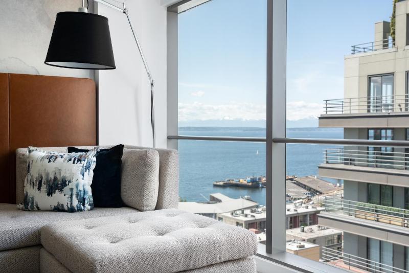 Partial Bay View King Room image 4