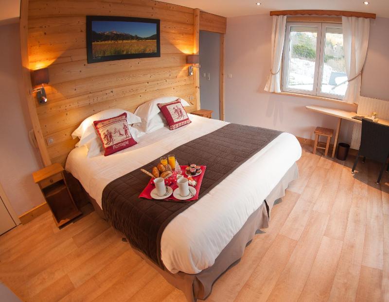 Superior Family Room image 1