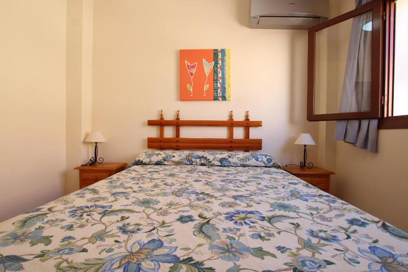 One-Bedroom Apartment image 4