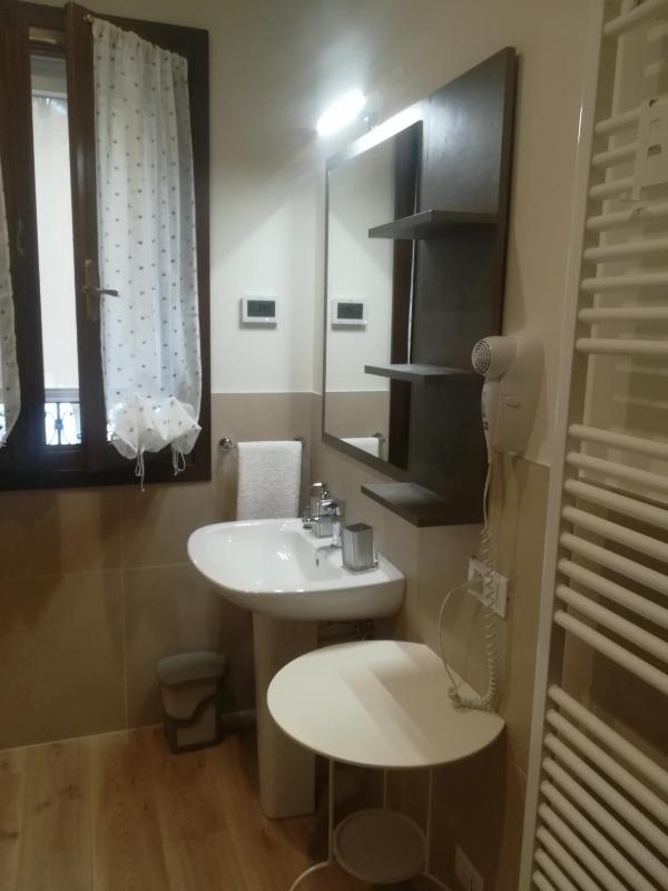 Deluxe Double or Twin Room with Garden View image 3