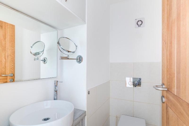 Unique Diznegoff by TLV2RENT - image 10