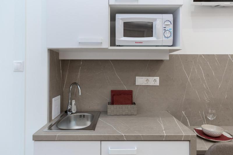 Standard Twin Room image 4