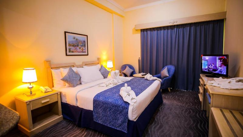 Deluxe Double Room with Balcony image 1