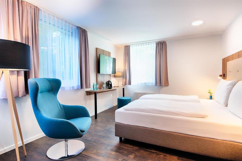 Deluxe Double Room image 3
