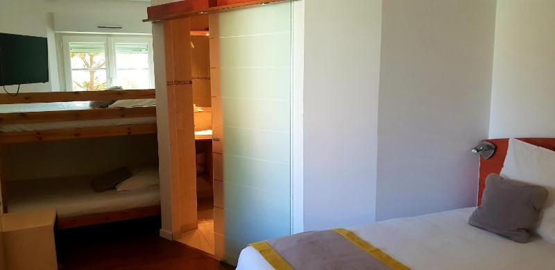 Superior Quadruple Room image 1