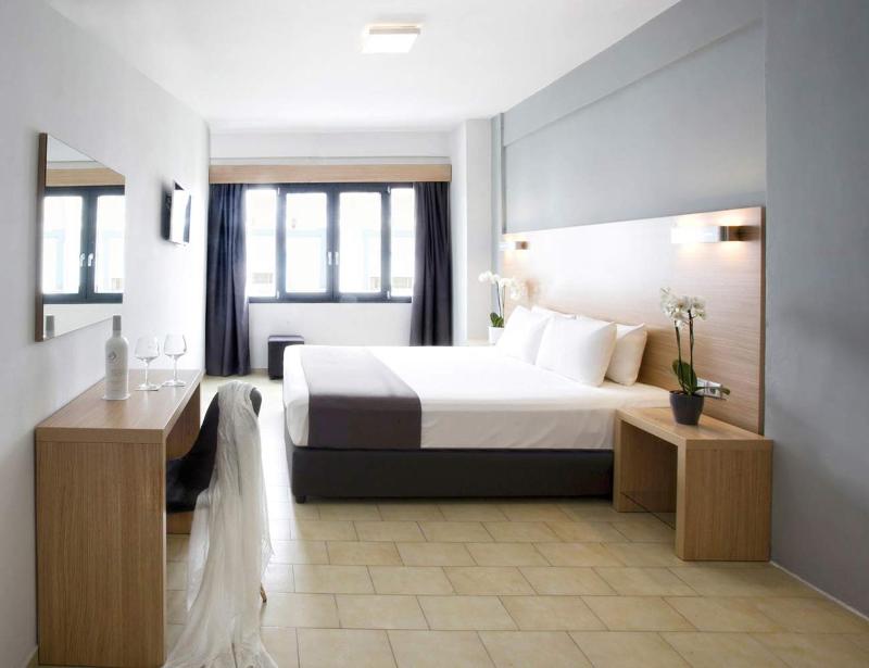 Junior Deluxe Room image 1