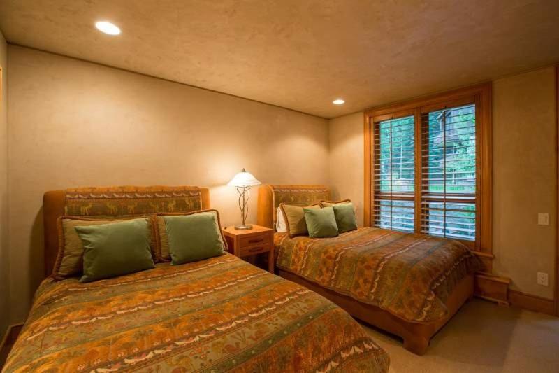 Three-Bedroom Apartment image 4