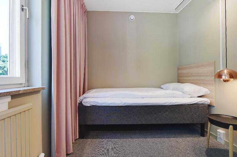 Superior Triple Room with City View image 1