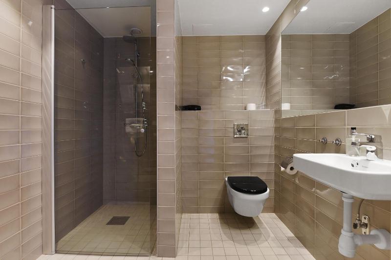 Superior Triple Room with City View image 4