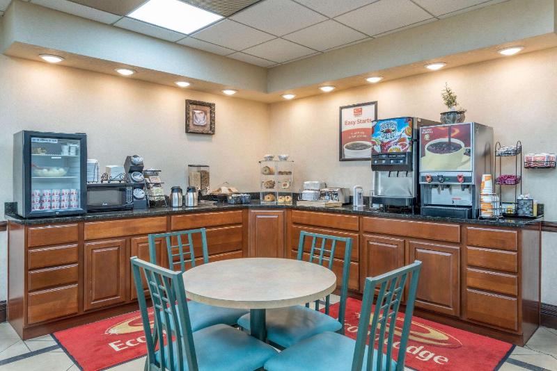 Econo Lodge Louisville Downtown - image 10