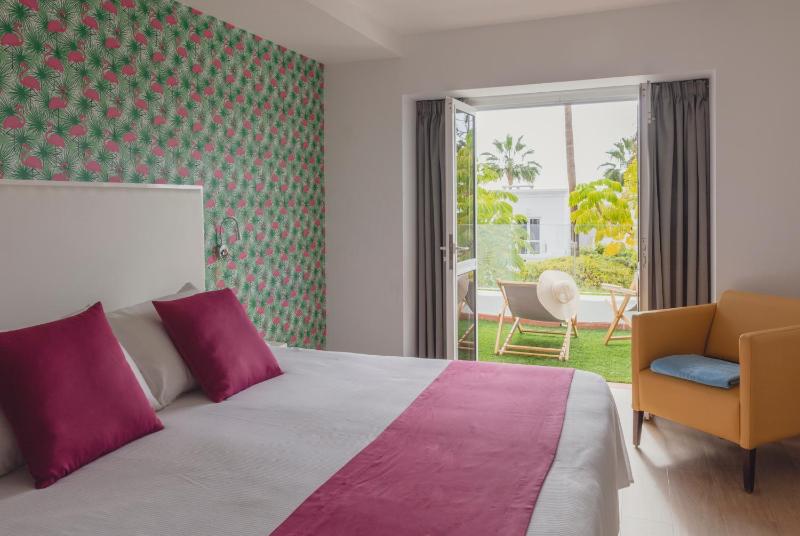 Double Room image 3