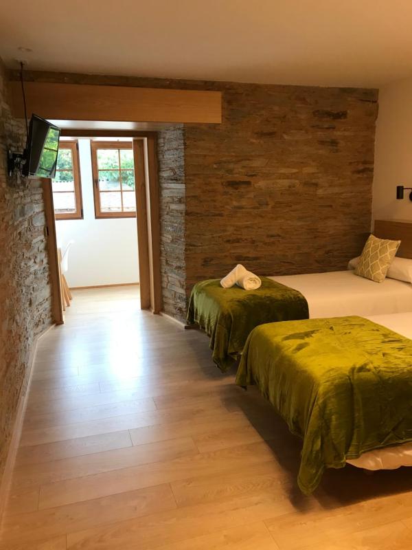 Standard Single Room image 3