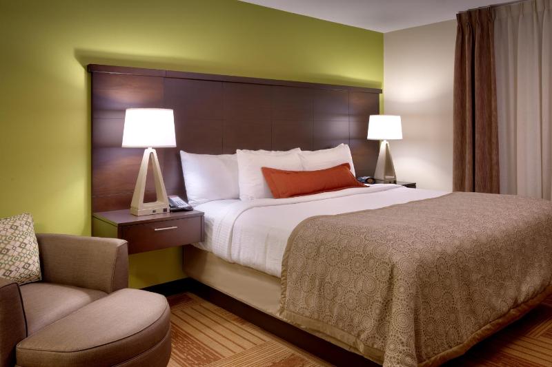 One-Bedroom King Suite image 3