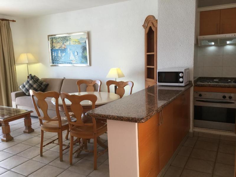 Two-Bedroom Apartment with Sea View image 4