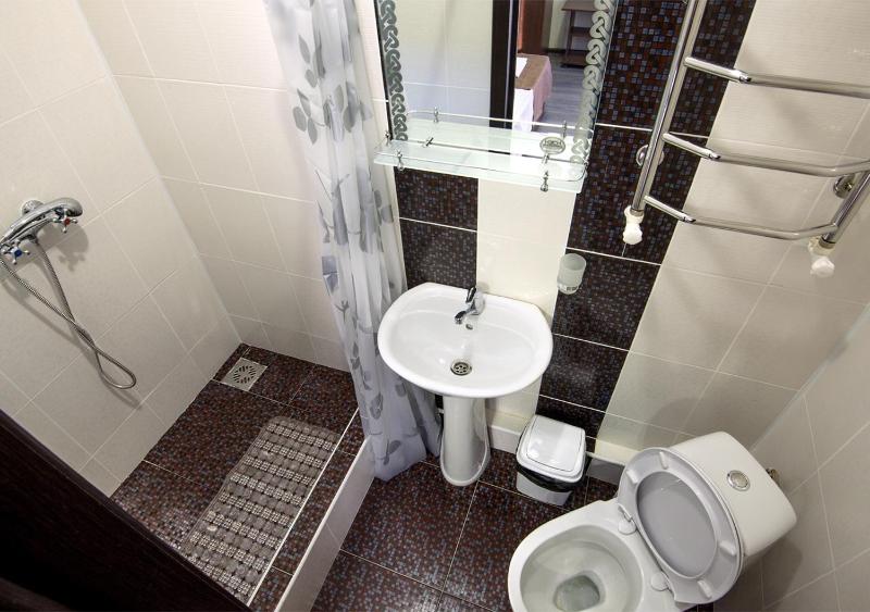 Double Room with Balcony image 3