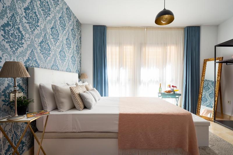 Studio Deluxe with Shared Roof Terrace - image 6