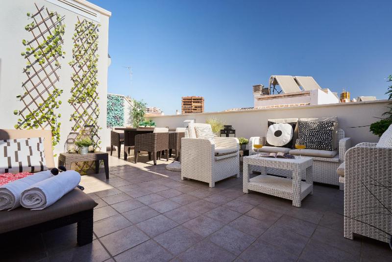 Studio Deluxe with Shared Roof Terrace - image 15