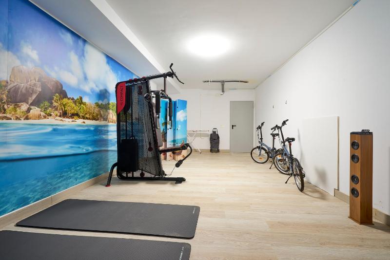 Studio Deluxe with Shared Roof Terrace - image 5