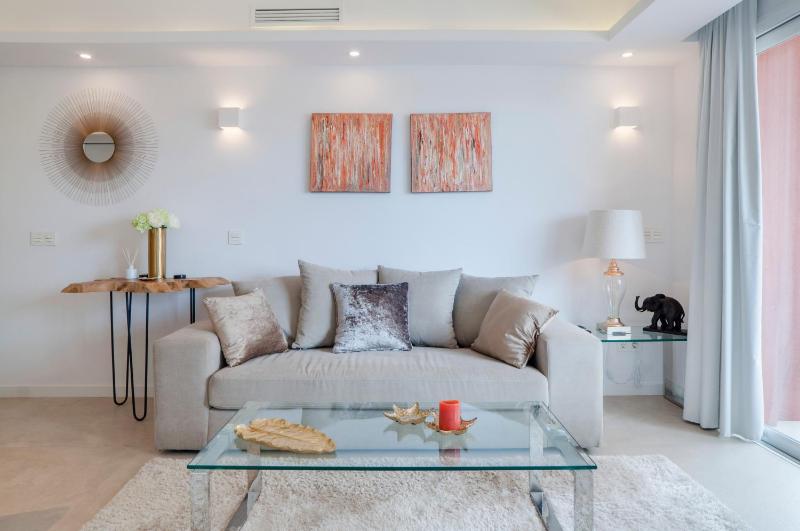 Marbella Beach City Center Apartment Images