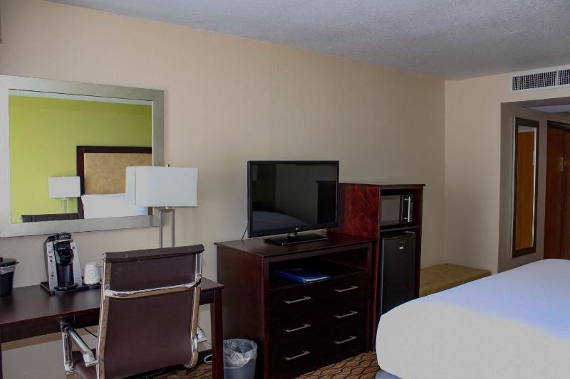 King Room with Ocean View image 3