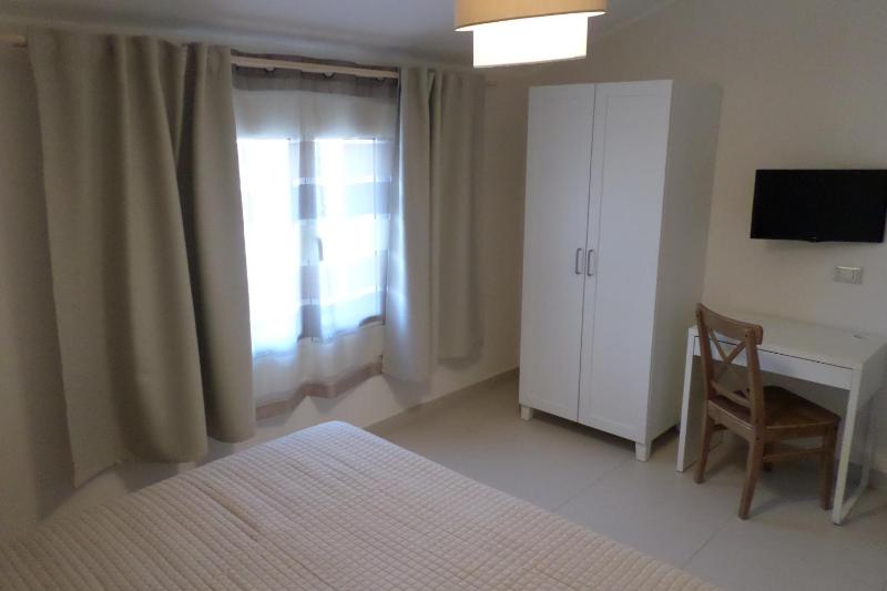 Deluxe Double or Twin Room image 4