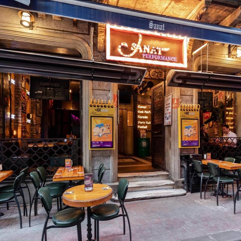 Bed in 8-Bed Female Dormitory Room image 3