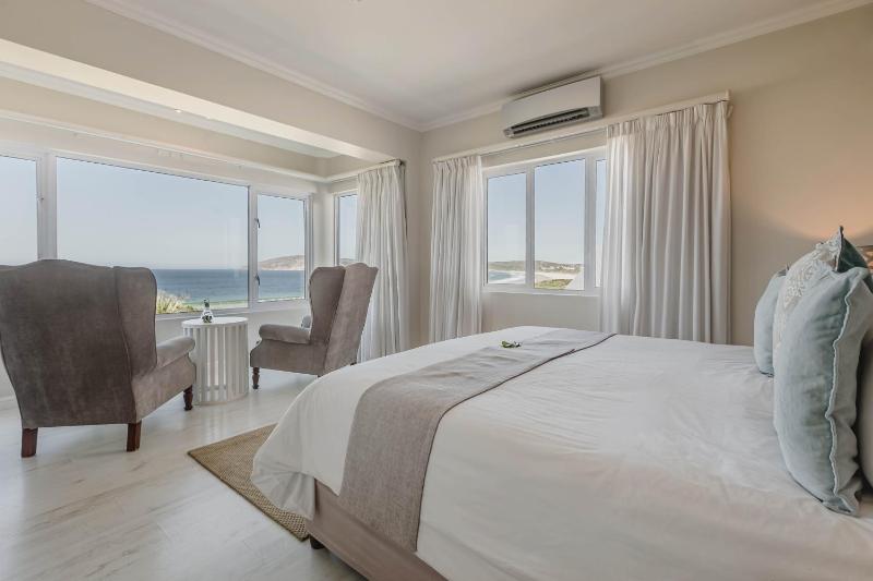 The Robberg Beach Lodge - Lion Roars Hotels & Lodges - image 12