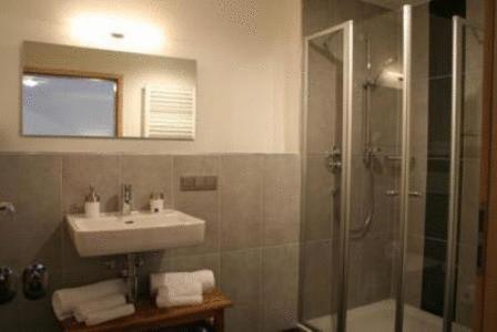 Double Room image 4