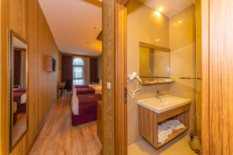 Triple Room image 4