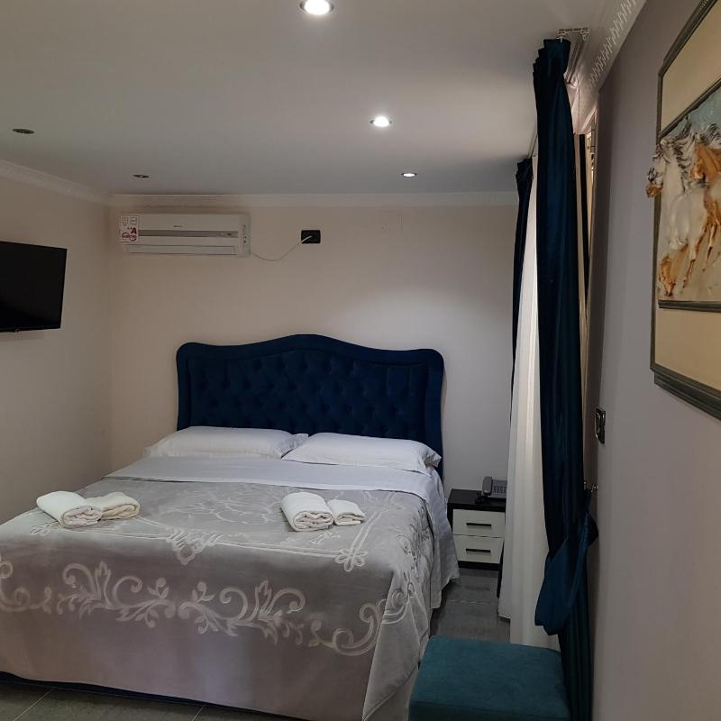 Double Room image 1