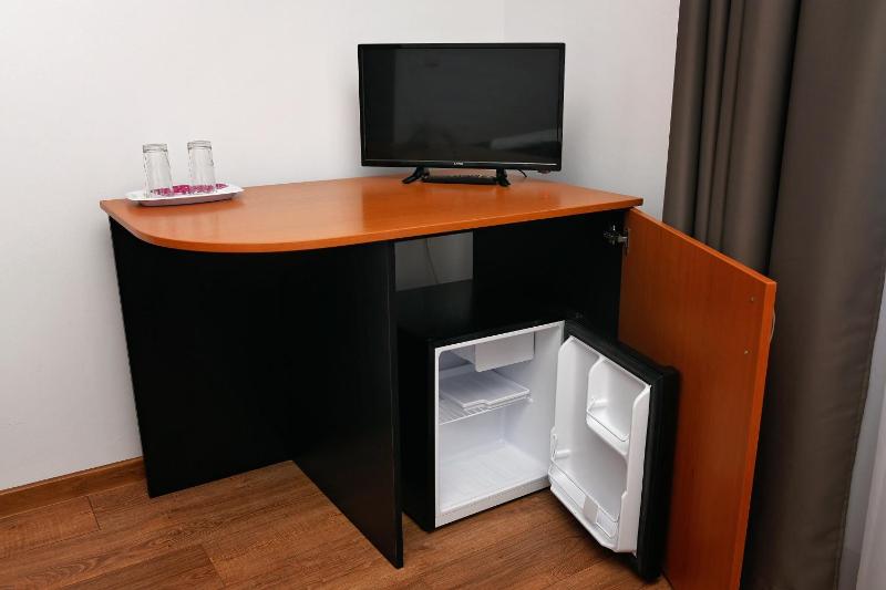Twin Room image 4
