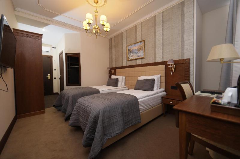 Standard Double or Twin Room image 3