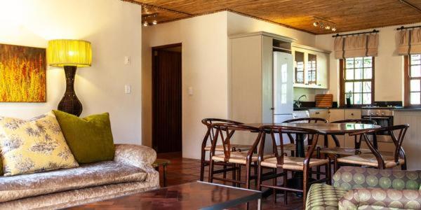 Navarre Farm Cottages - image 6