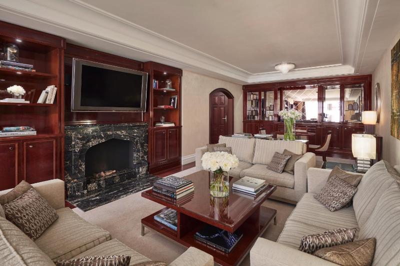 Executive Suite image 3