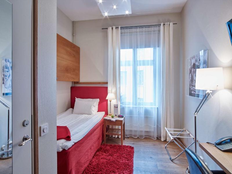 Standard Single Room image 1
