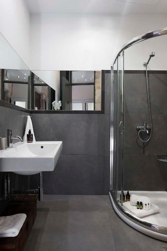 Standard Double Room image 2